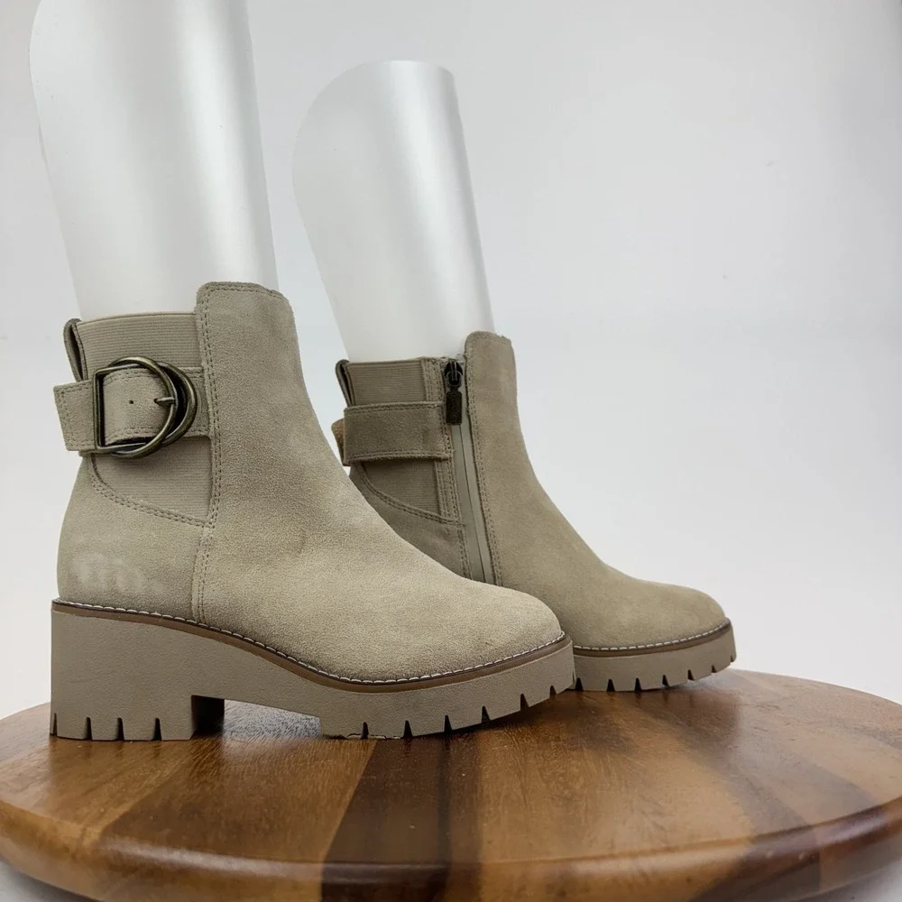 New‎ NWOB Womens Blondo Waterproof Dakota Beige Nubuck Platform Boots Size 6 M